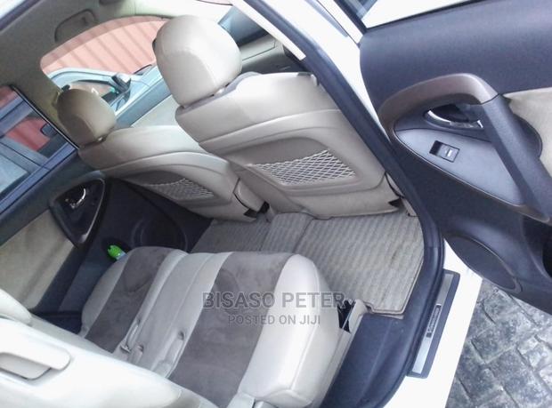 Toyota Vanguard 2008 White