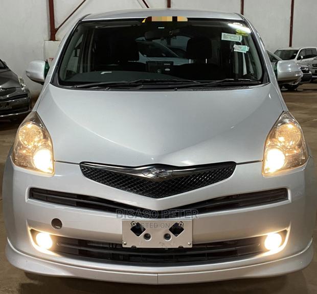 Toyota Ractis 1.5 AWD 2008 Silver