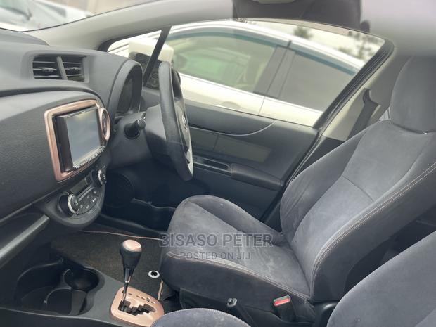 Toyota Vitz 1.3 AWD 5dr 2014 Beige
