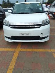 Toyota Corolla Rumion Hatchback 1.5 FWD 2010 White for sale
