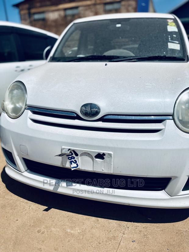 Toyota Sienta 1.5 AWD 2008 Off white