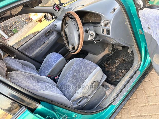Toyota Ipsum 1999 Green