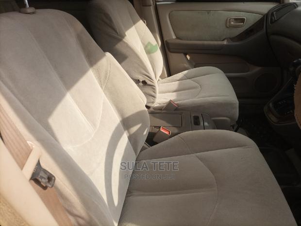 Toyota Harrier 3.0 V6 1999 Gray