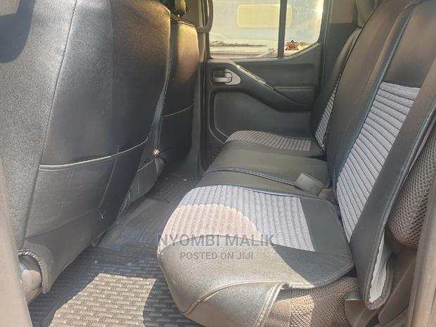 Nissan Navara 2009 Black
