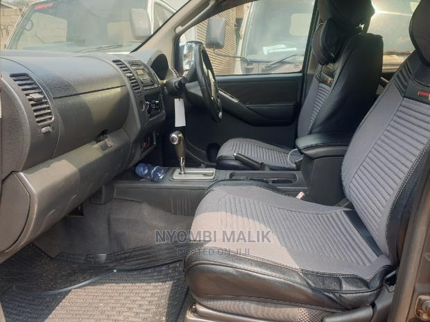 Nissan Navara 2009 Black