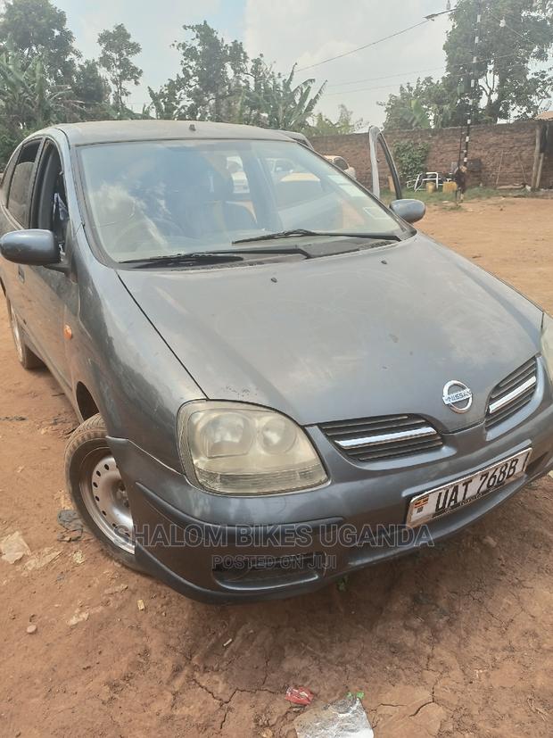 Nissan Almera 2005 Silver