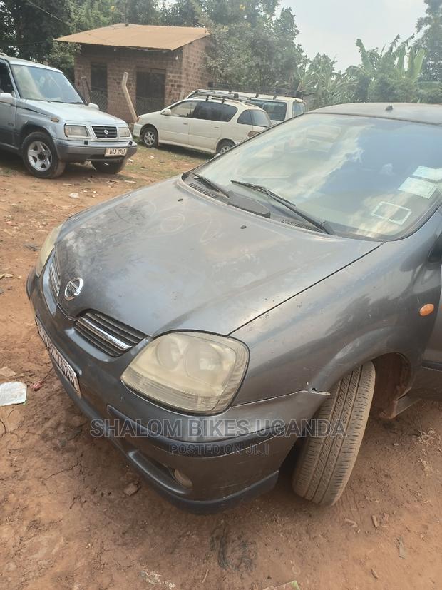 Nissan Almera 2005 Silver