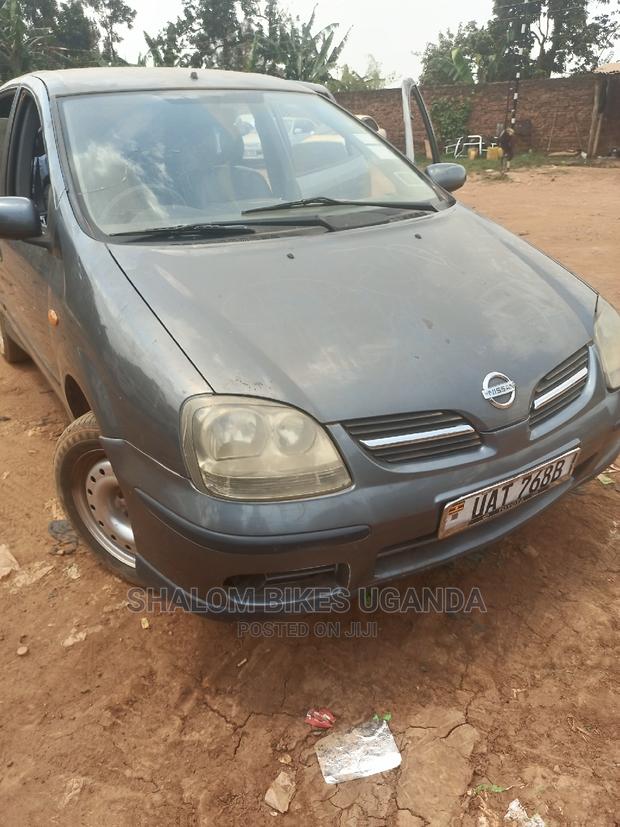 Nissan Almera 2005 Silver