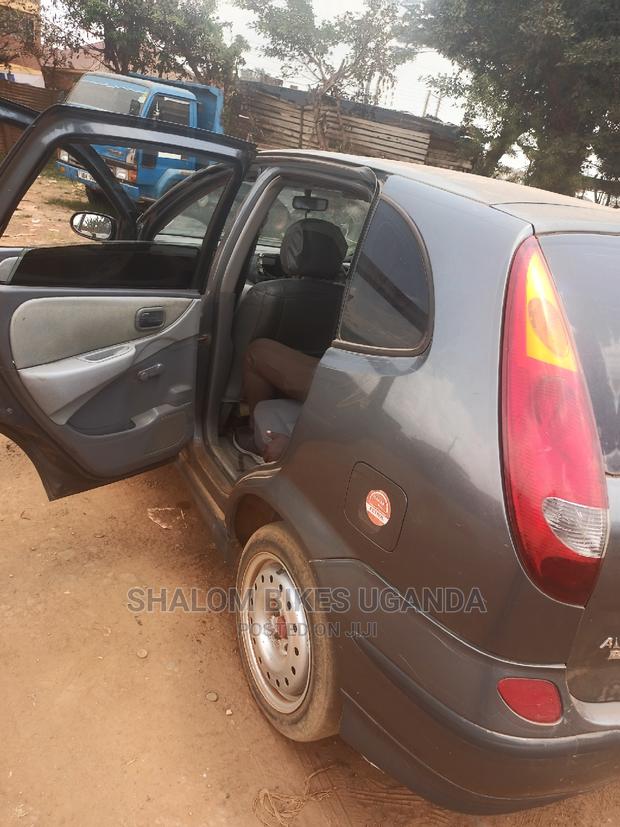Nissan Almera 2005 Silver