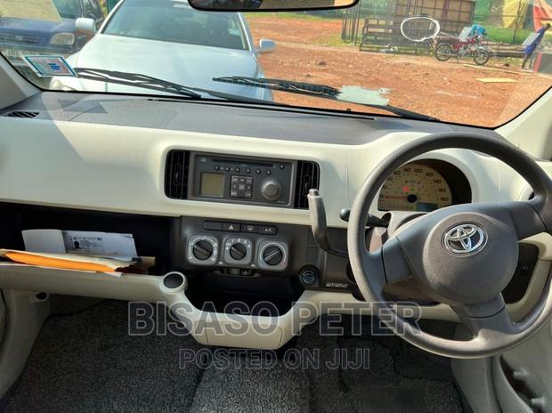 Toyota Passo 1.0 FWD 2011 Silver