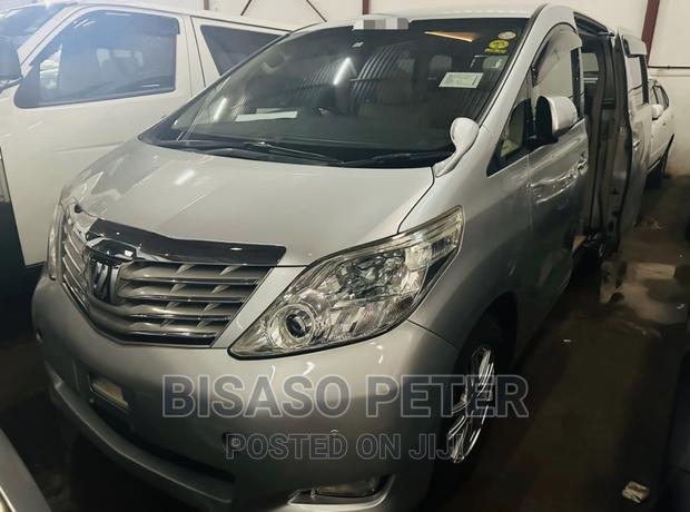 Toyota Alphard 2012 Silver