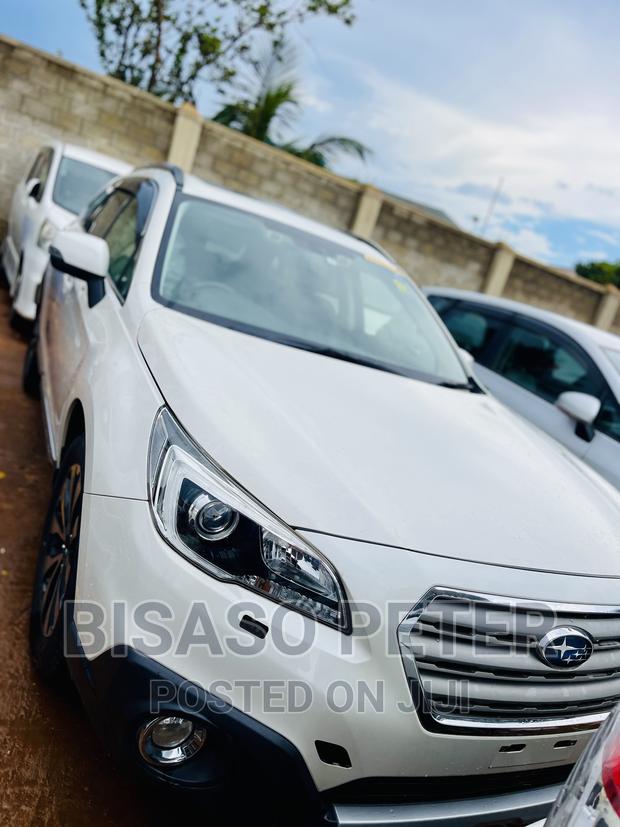 Subaru Outback 2.5i Premium 4dr Wagon AWD (2.5L 4cyl CVT) 2015 White