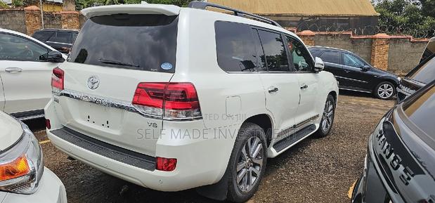Toyota Land Cruiser 2014 White