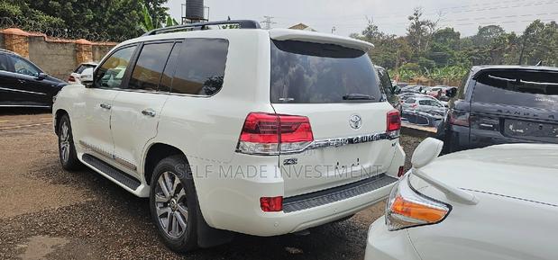 Toyota Land Cruiser 2014 White
