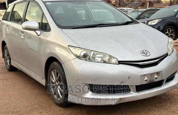 Toyota Wish 2011 Gray