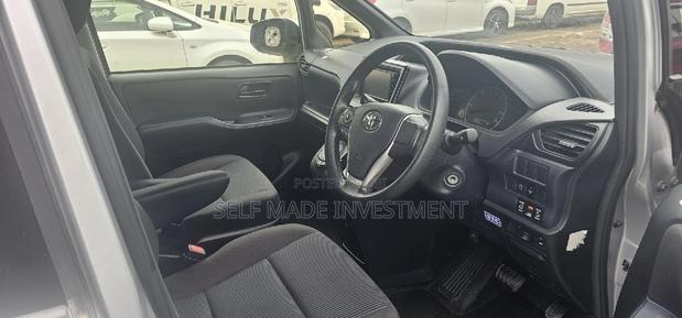 Toyota Noah 2014 Silver