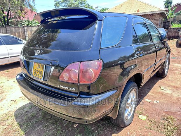 Toyota Harrier 3.0 V6 1999 Black