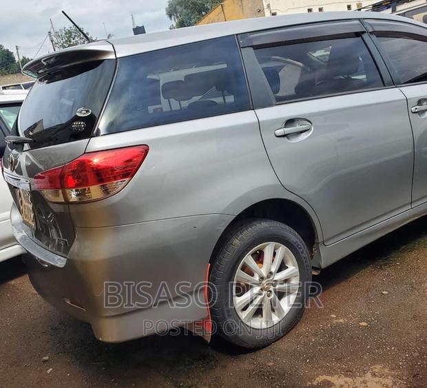 Toyota Wish 2009 Silver