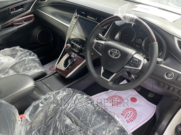 Toyota Harrier 2.0 2014 White