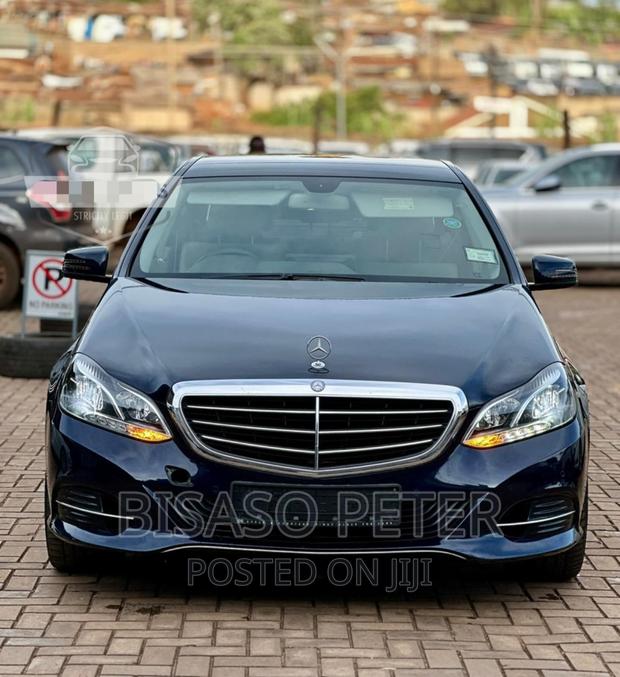 Mercedes-Benz E200 2014 Blue