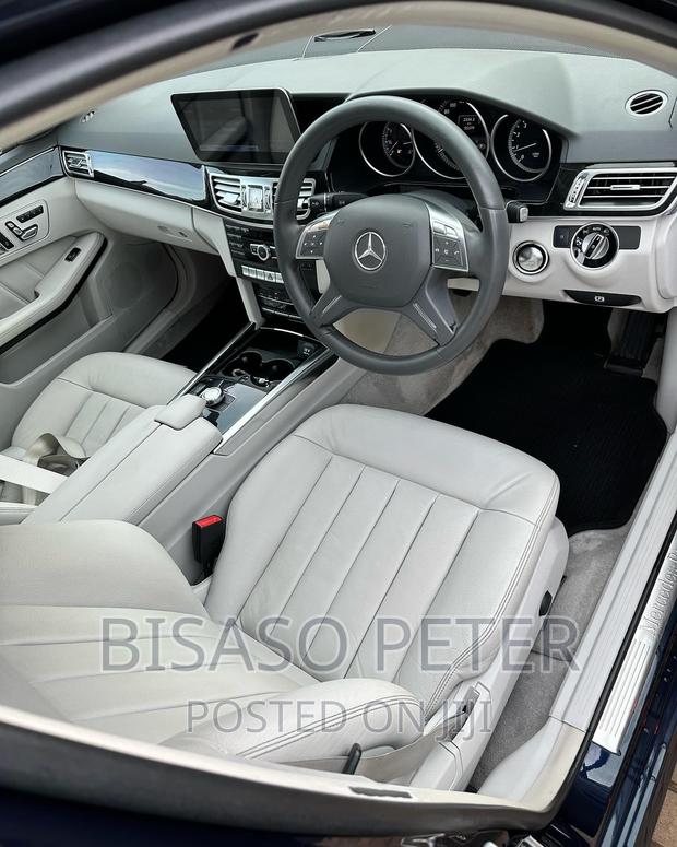 Mercedes-Benz E200 2014 Blue