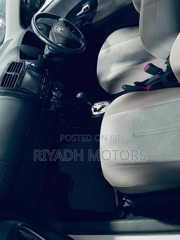 Toyota IST 2011 White