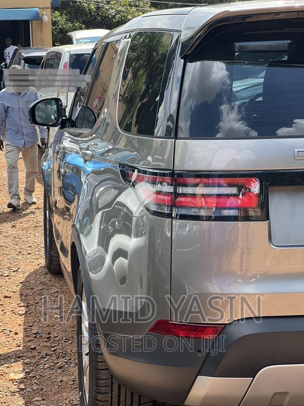 Land Rover Discovery 2018 Gray