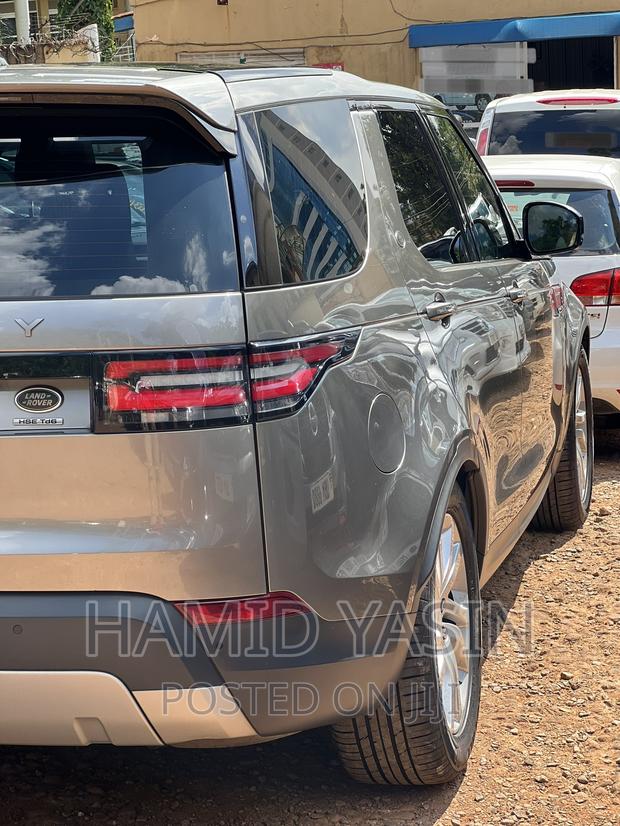 Land Rover Discovery 2018 Gray