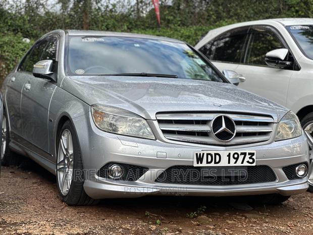 Mercedes-Benz C200 2011 Silver