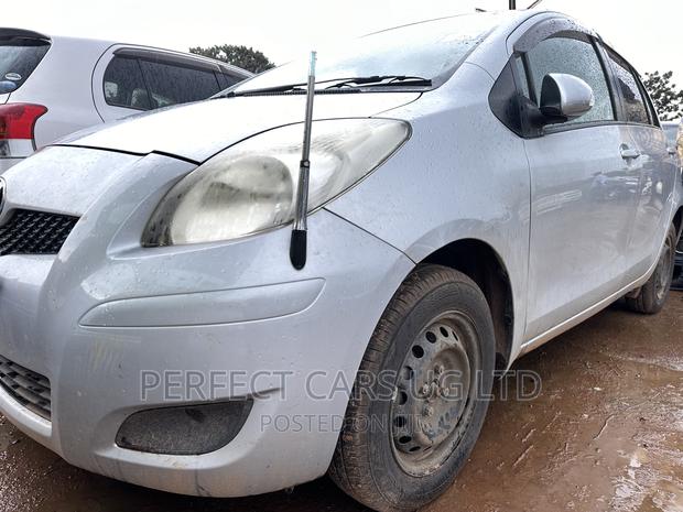 Toyota Vitz 1.3 AWD 5dr 2009 Blue