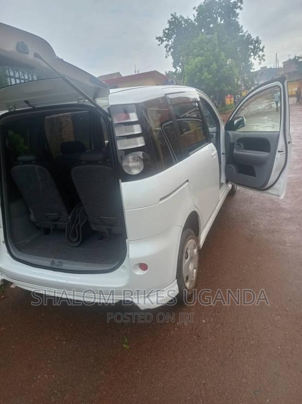 Toyota Sienta 2005 White