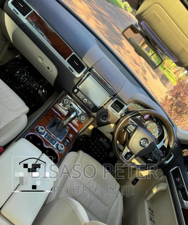 Volkswagen Touareg 2014 Blue