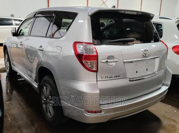 Toyota Vanguard 2009 Silver