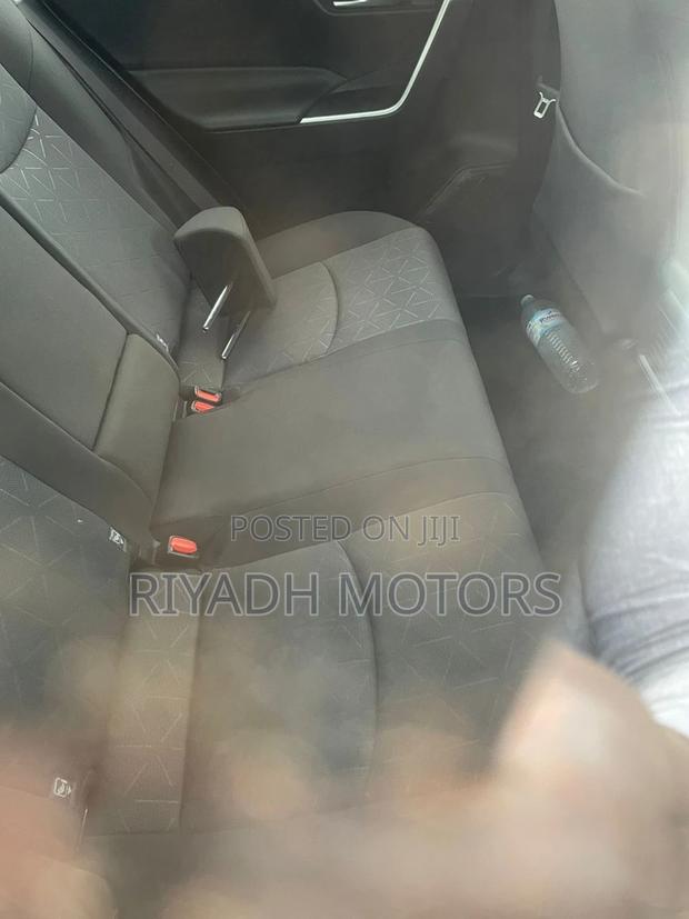 Toyota RAV4 2022 White