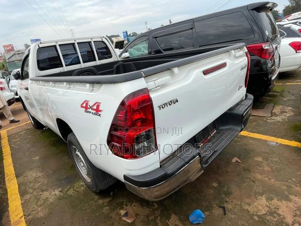 Toyota Hilux Revo Single Cab Deisel 2.8 RWD 2017 White