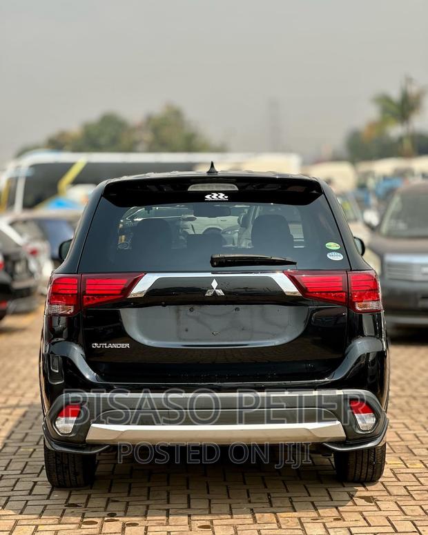Mitsubishi Outlander 2016 Black