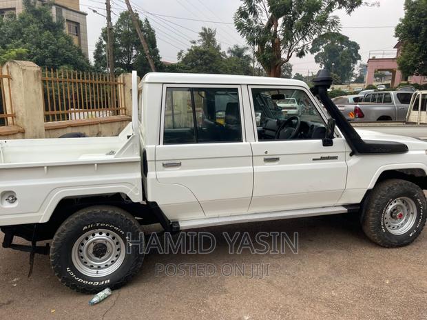Toyota Land Cruiser 2014 White