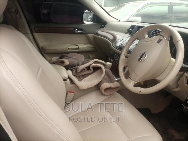 Nissan Fuga 2004 Black