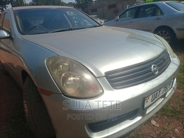 Nissan Skyline 2002 Silver
