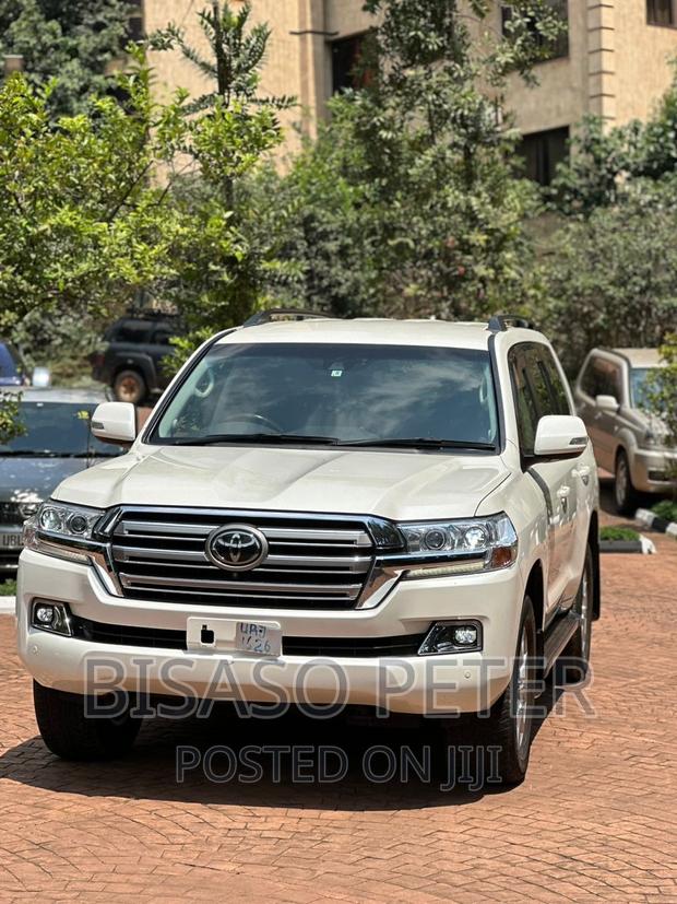 Toyota Land Cruiser 4.0 V6 GXR 2017 White