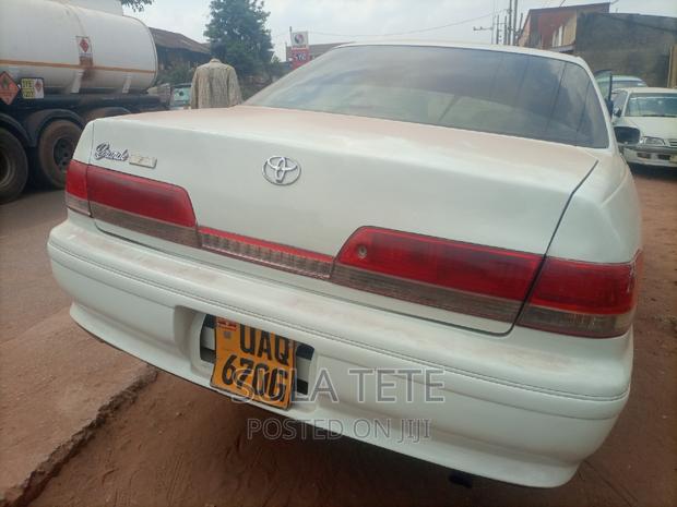 Toyota Mark II 2.0 AWD 1999 White