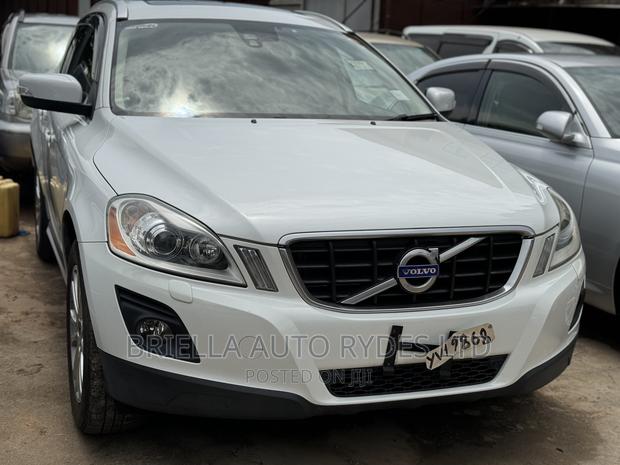 Volvo XC60 2011 White