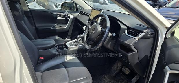 Toyota RAV4 2018 White