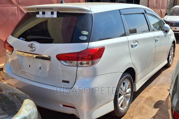 Toyota Wish 2010 White