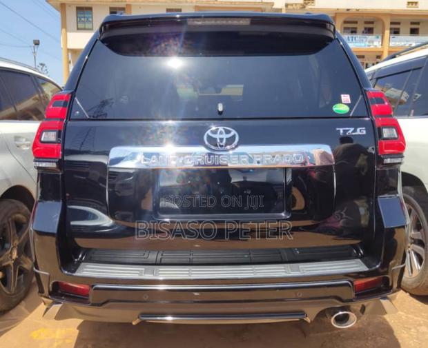 Toyota Land Cruiser Prado 2.8 2019 Black