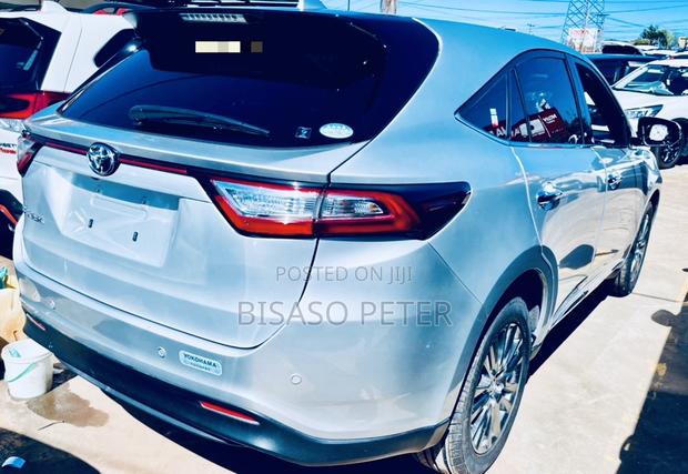 Toyota Harrier 2.0 2018 Silver