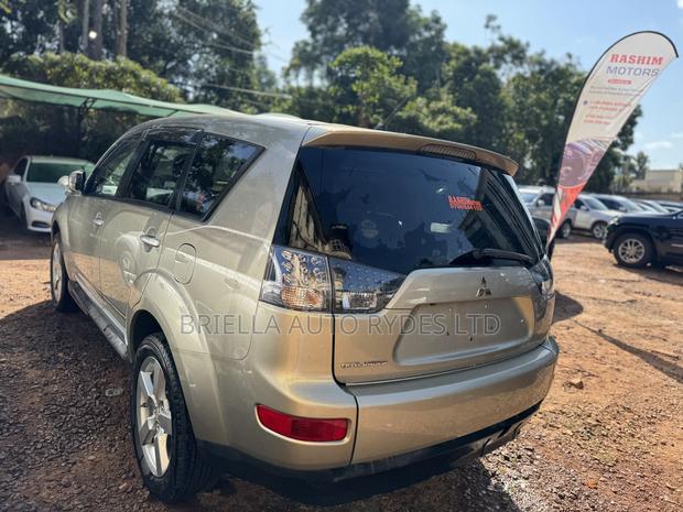 Mitsubishi Outlander 2010 Gray