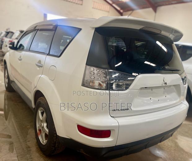 Mitsubishi Outlander 2.4 2009 White