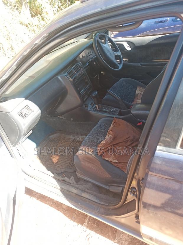 Toyota Carib 2004 Blue