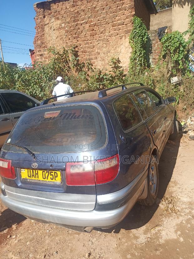 Toyota Carib 2004 Blue